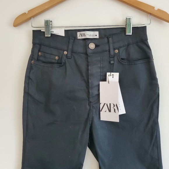 ZARA | NWT The Dreed Flare Cropped High Rise Slim Denim Jeans (Size 2) - Picture 2 of 8